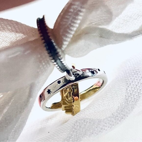 ⚡ NWOT Hedwig Owl Charm & Platform 9 3/4 & Hedwig Spinning Charm – Harry Potter - Picture 8 of 15